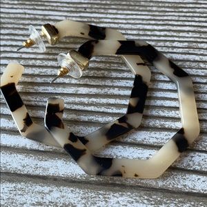 Acrylic octagonal tortoise hoop earrings